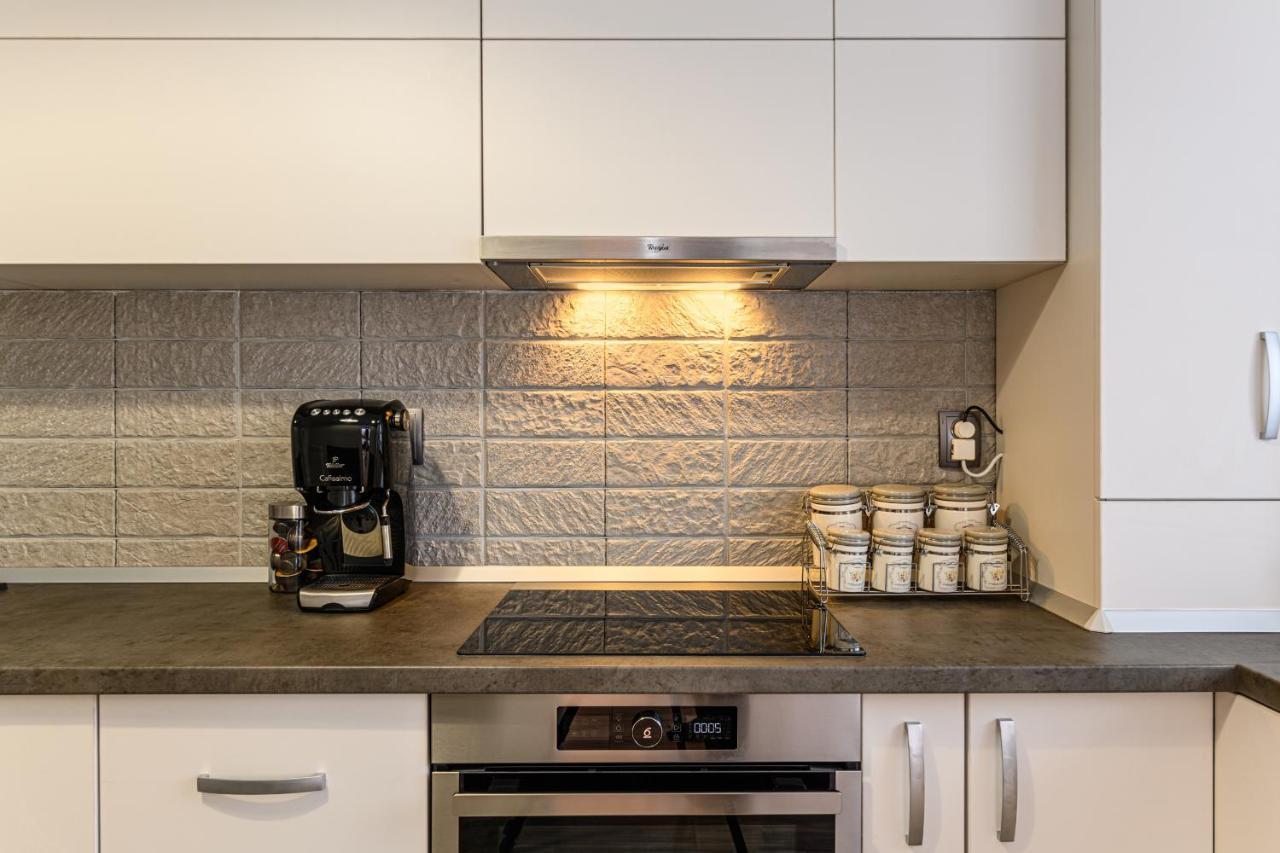 Stars Apartment Брашов Екстер'єр фото