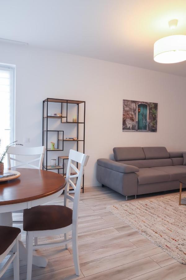 Stars Apartment Брашов Екстер'єр фото